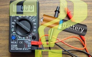 Hoe de batterijlading te meten met een multimeter