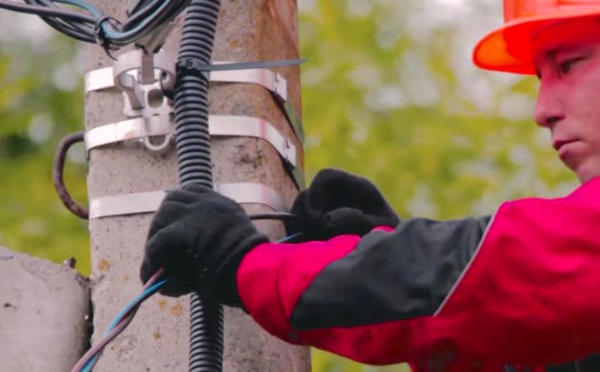 productie van werk bij het binnenkomen van elektriciteit in het huis