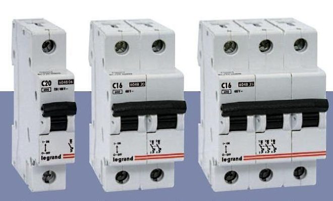 Open type standard circuit breaker